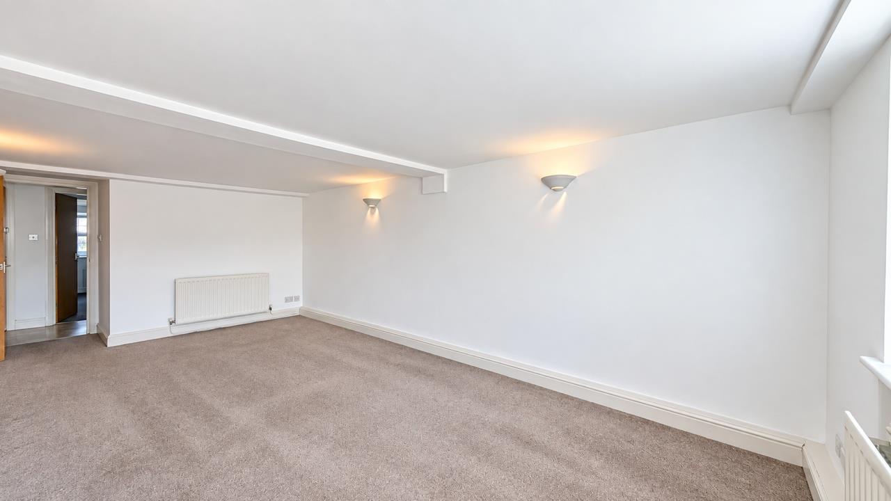 2 bed property in George Street, Old Town, Hastings
